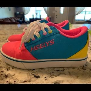 Youth Size 4 Heelys